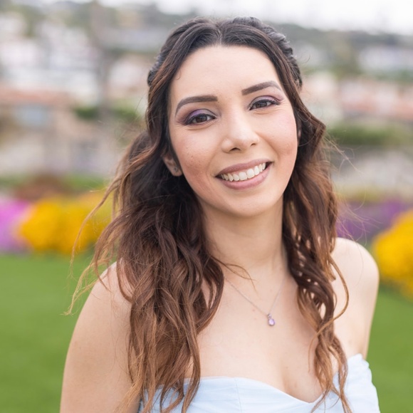 Meet your Posher, Christine - Picture 1 of 1